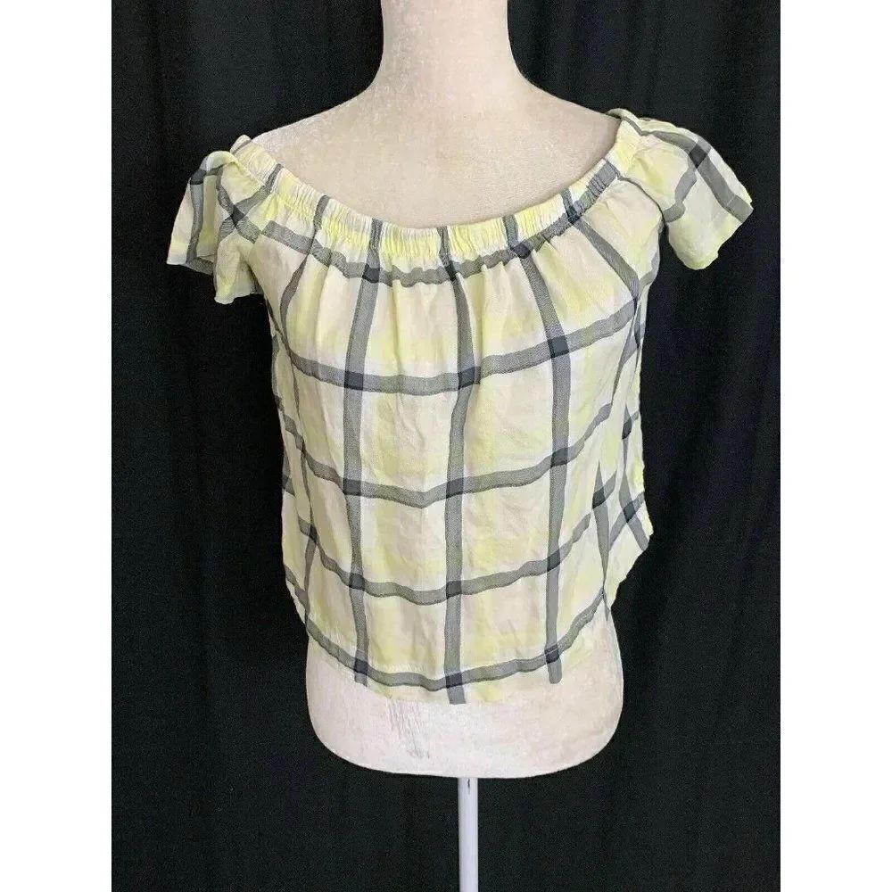 Cloth Stone Cold Shoulder short sleeve top